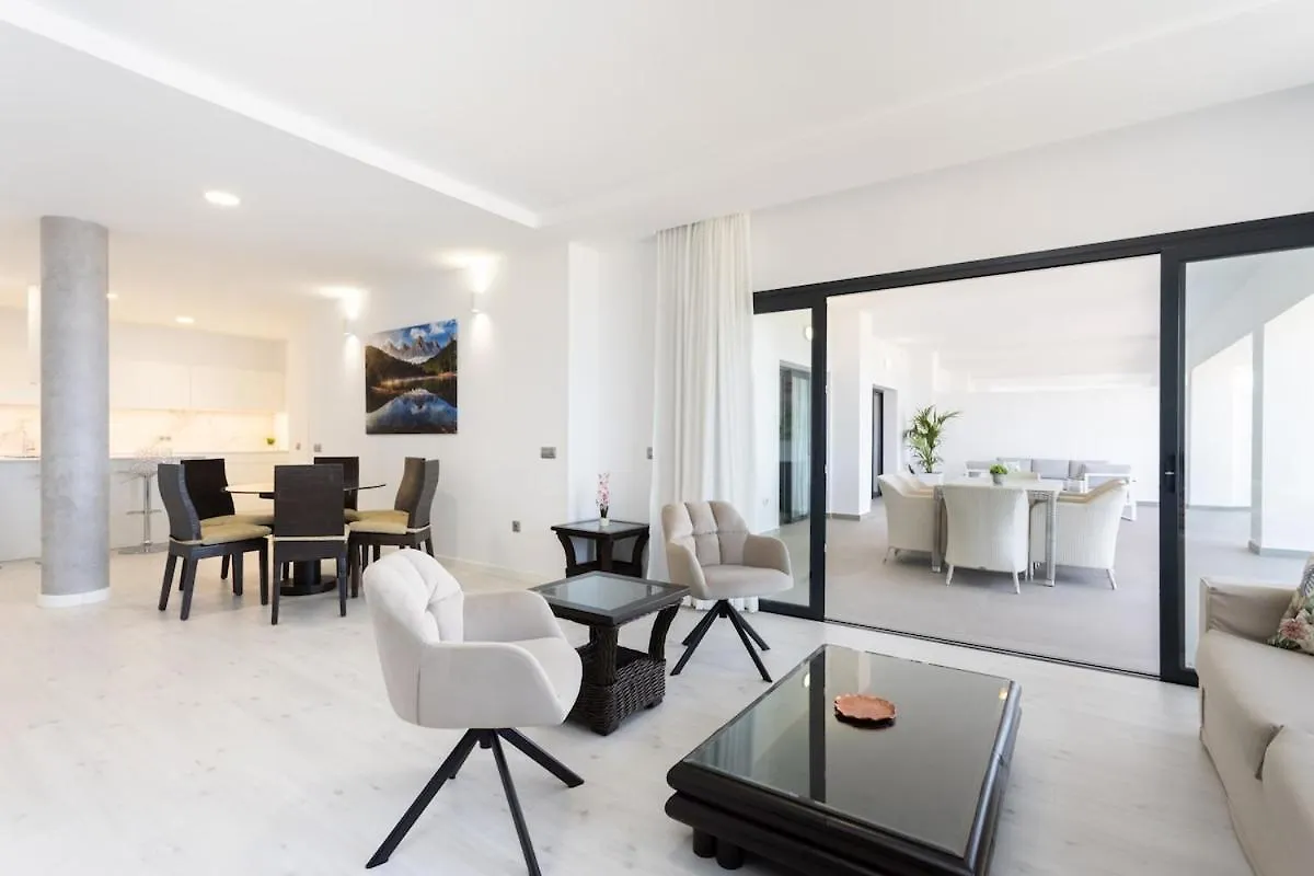Villa Premium Con Piscina Y Vistas Increiblescheckhostprofile
